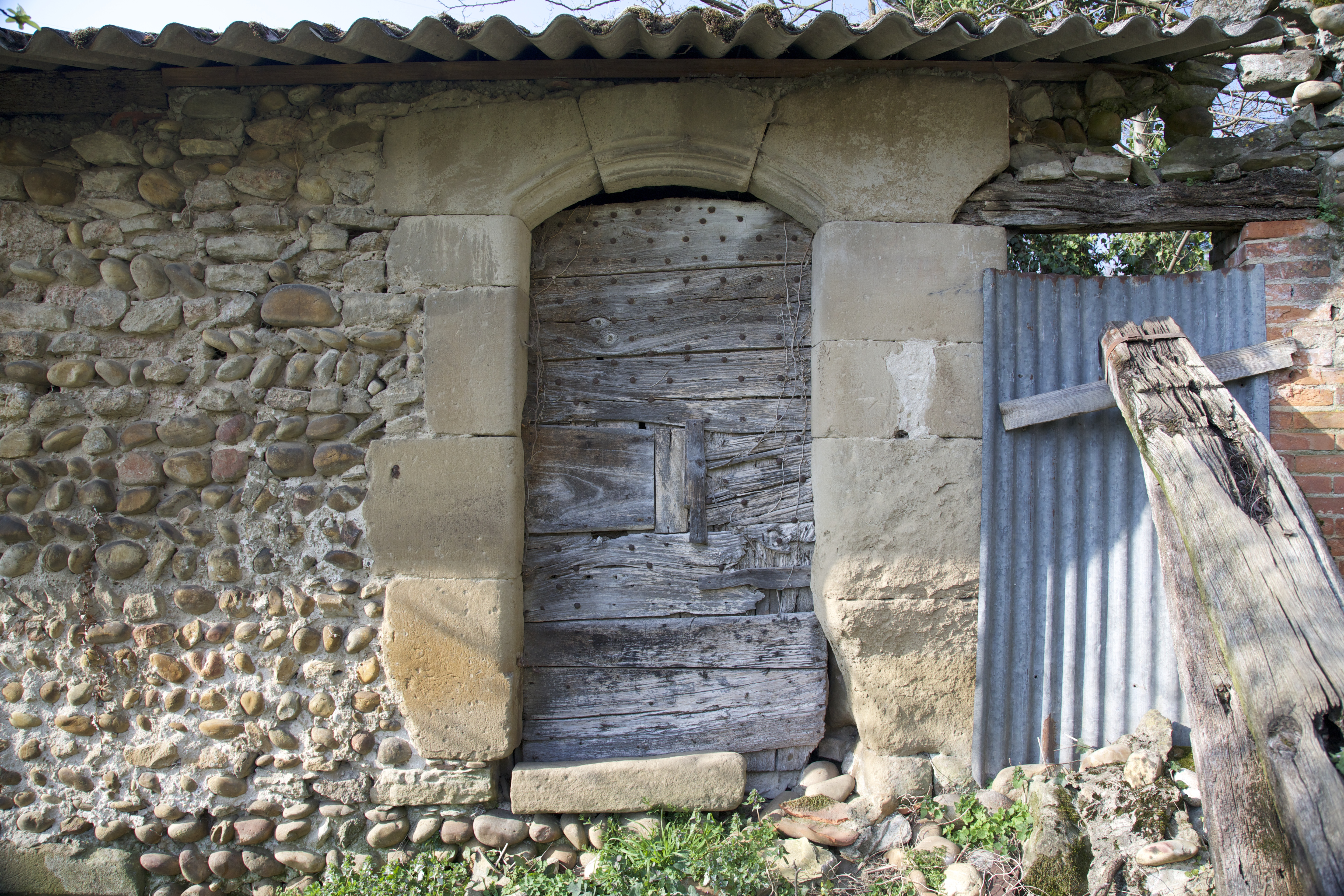 Entree exterieure par la chambre haute