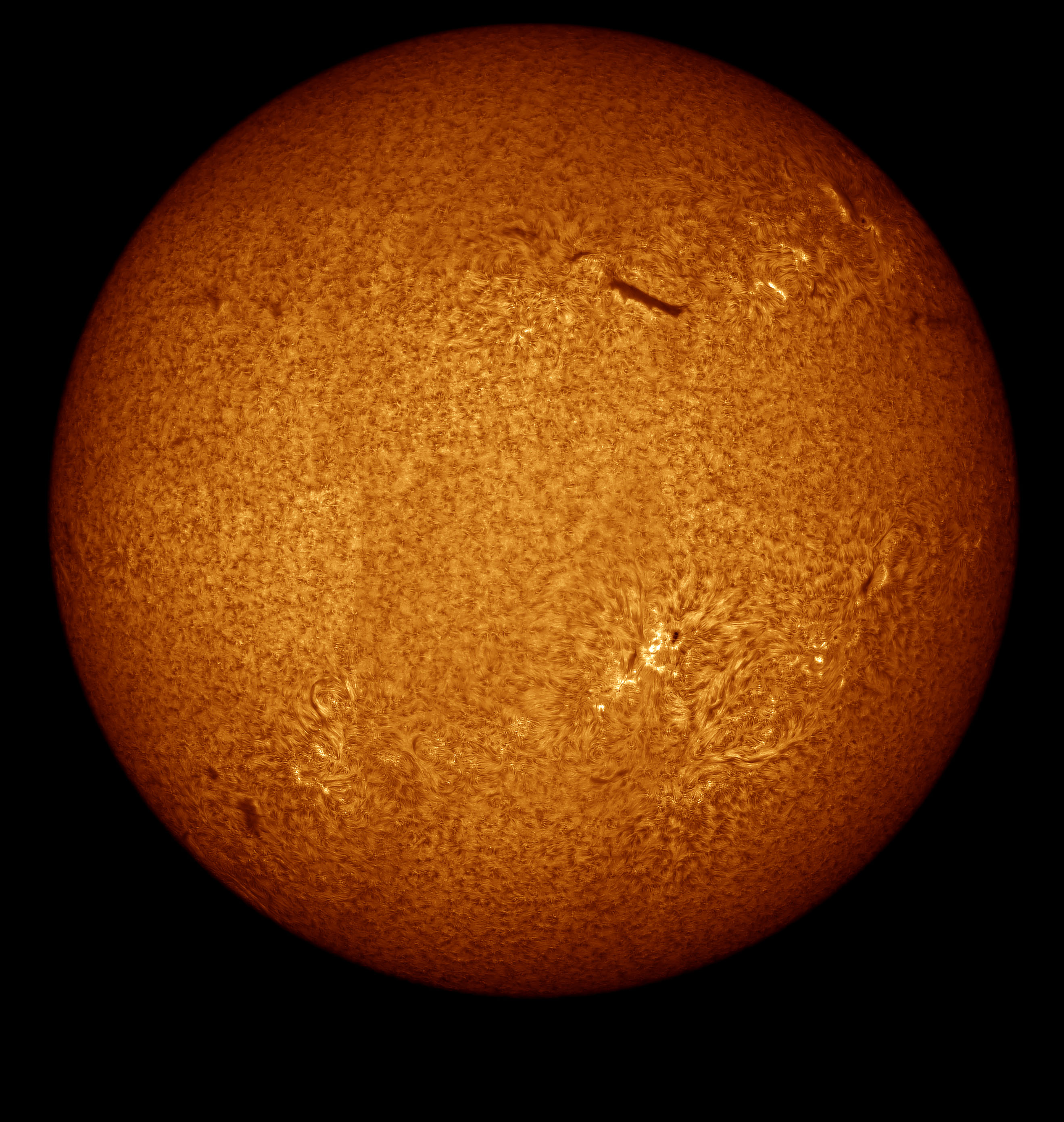 Mosaique-12-images-02-04-2011-niv-netteteopt-300-2px-100-1px-bruit40-courb-lum-cerle-ciel-noir-color-comp