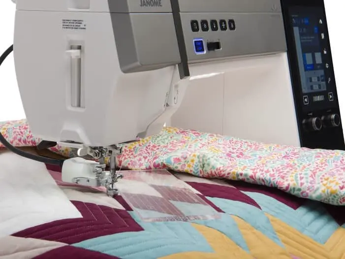 Machine-a-broder-janome-tours