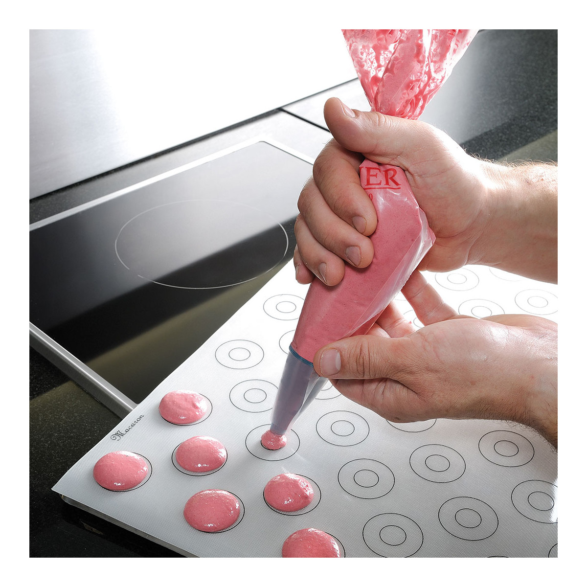 Tapis de cuisson antiadhesif special macarons silicone